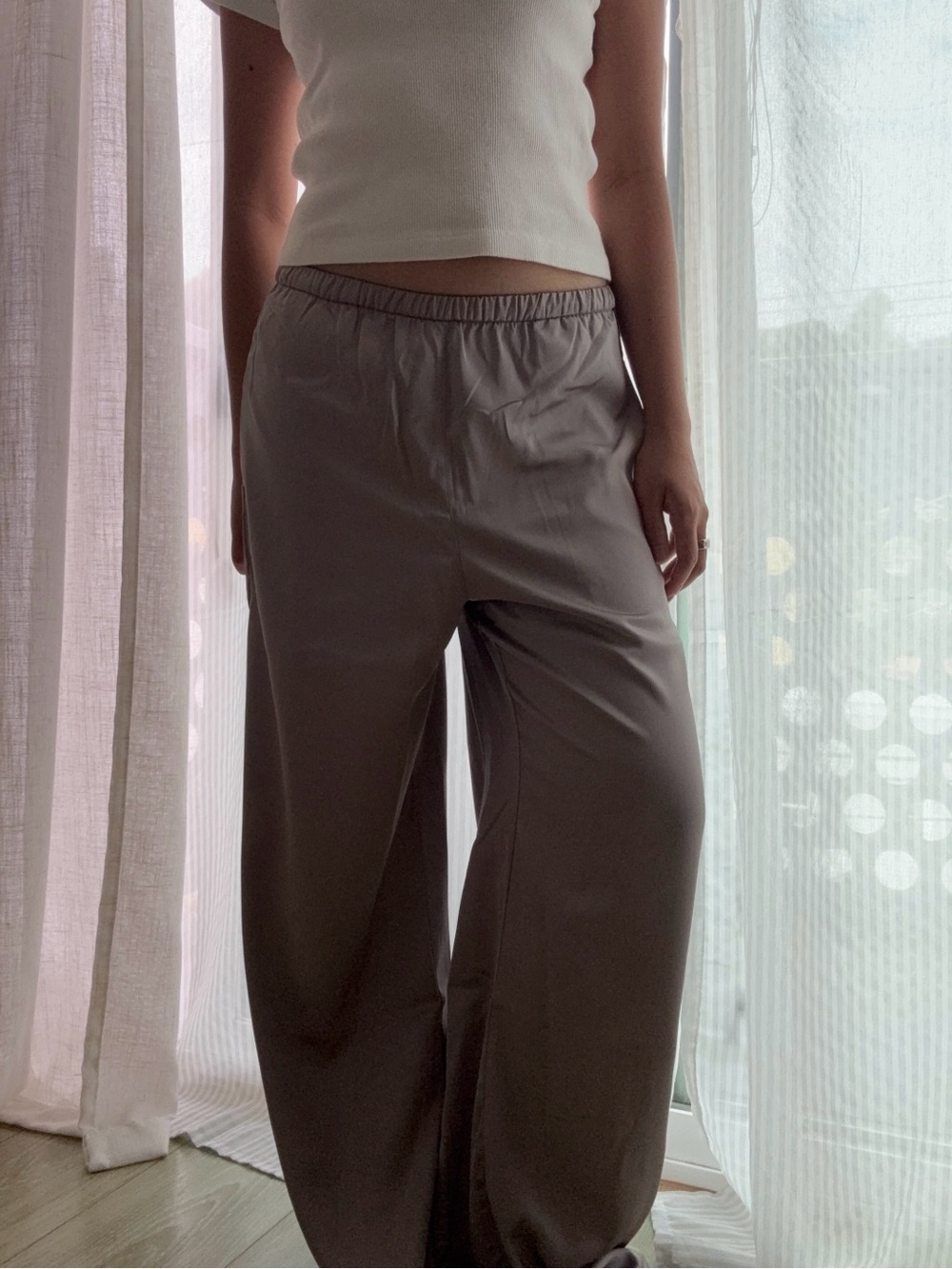 Uniqlo Wide-Leg Elastic Waist Pants in Metallic Purplish Grey